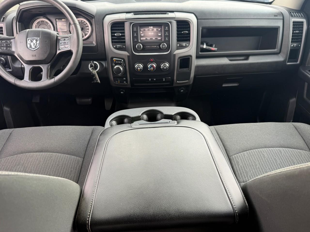 Ram 1500 Classic Vehicle Full-screen Gallery Image 11