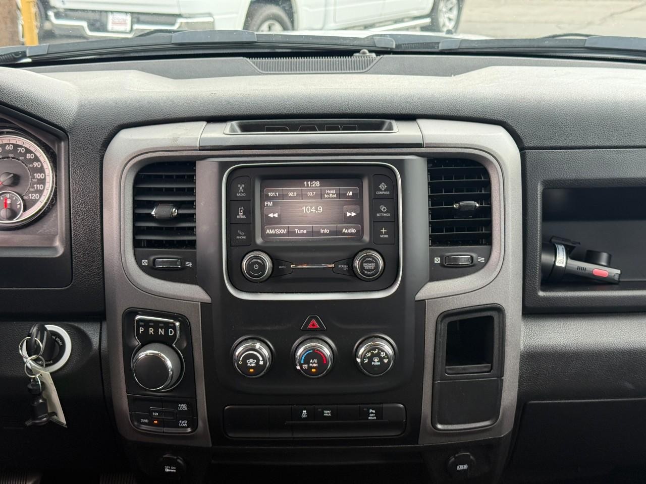 Ram 1500 Classic Vehicle Full-screen Gallery Image 13
