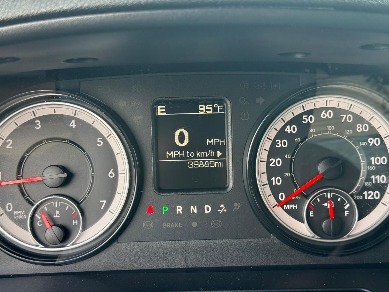 Ram 1500 Classic Vehicle Full-screen Gallery Image 19