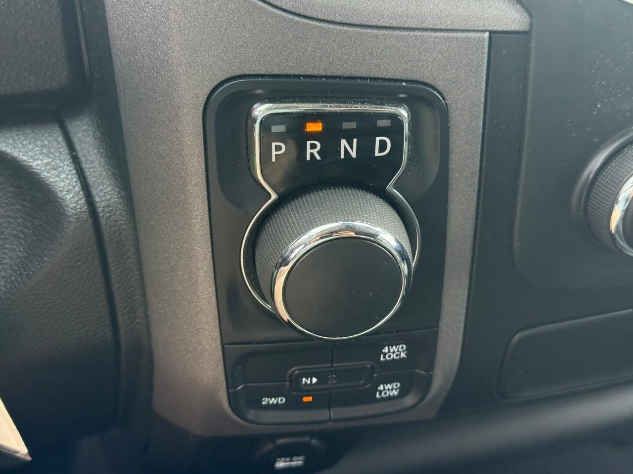 Ram 1500 Classic Vehicle Full-screen Gallery Image 20
