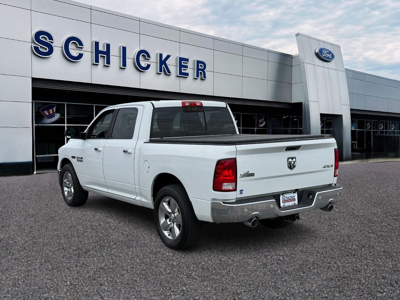 Ram 1500 Vehicle Full-screen Gallery Image 03