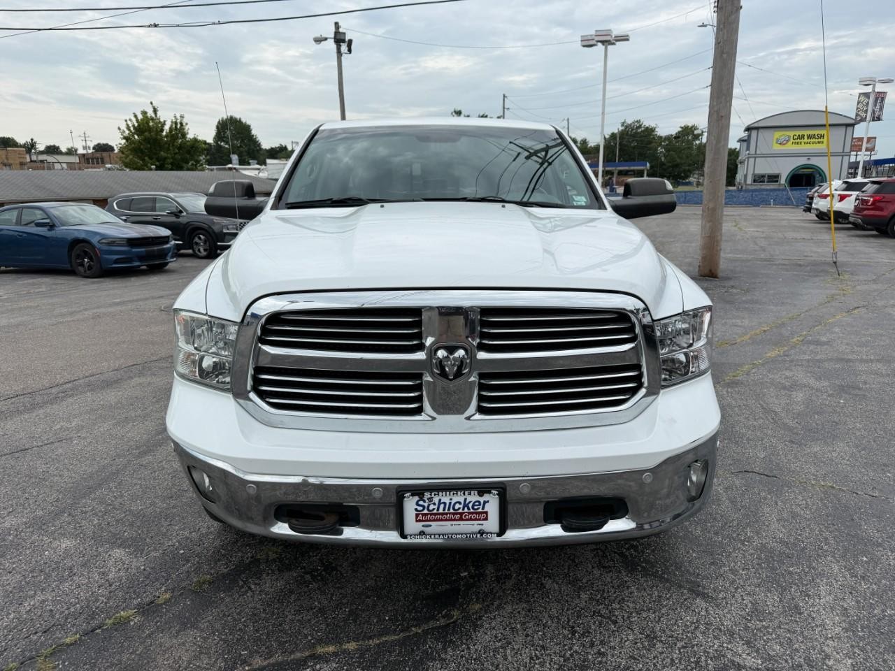 Ram 1500 Vehicle Full-screen Gallery Image 09