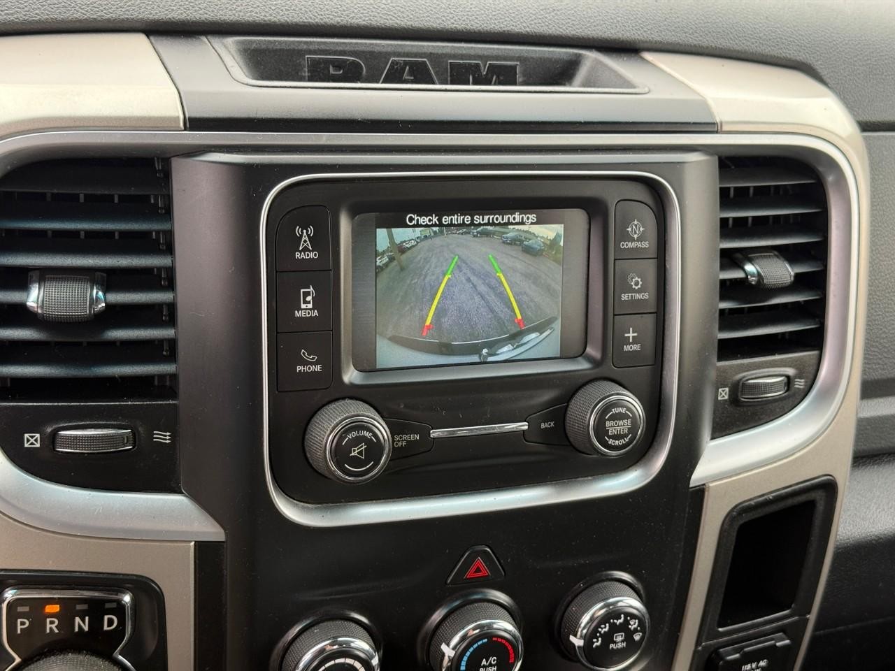Ram 1500 Vehicle Full-screen Gallery Image 22