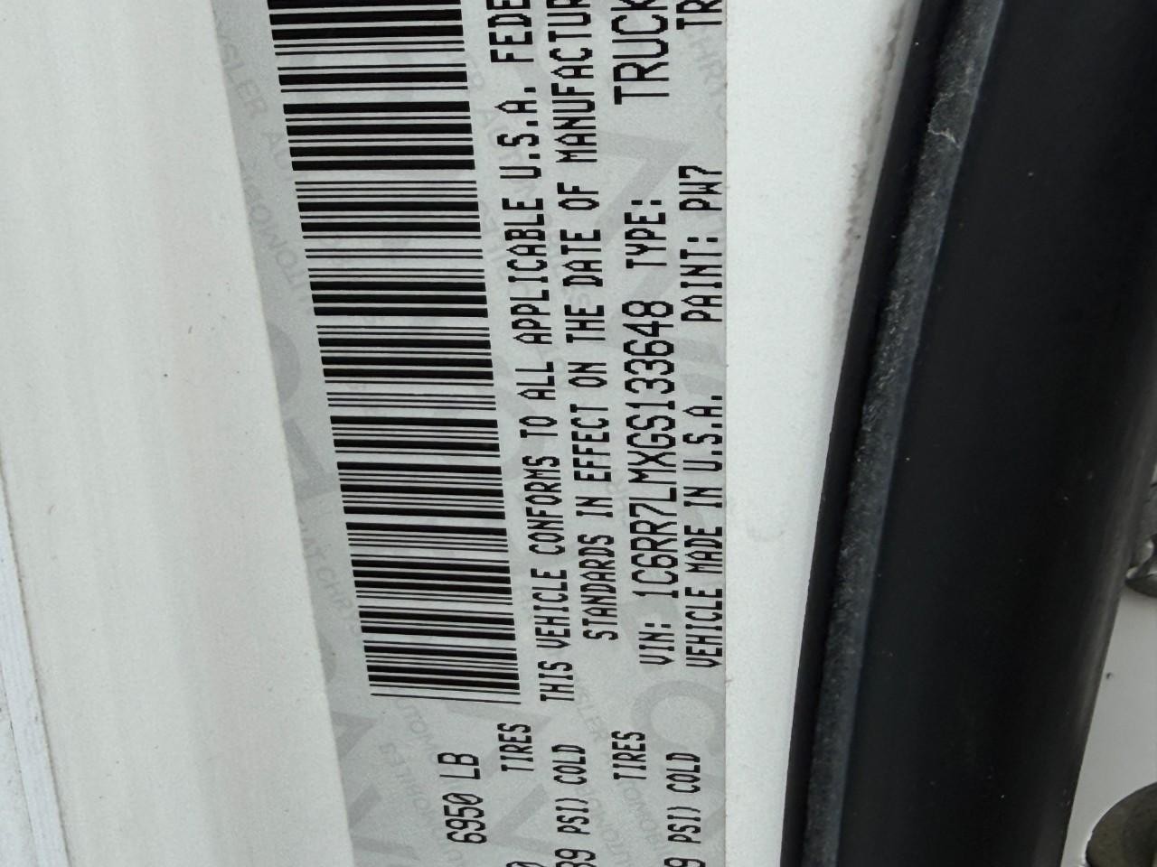 Ram 1500 Vehicle Full-screen Gallery Image 23