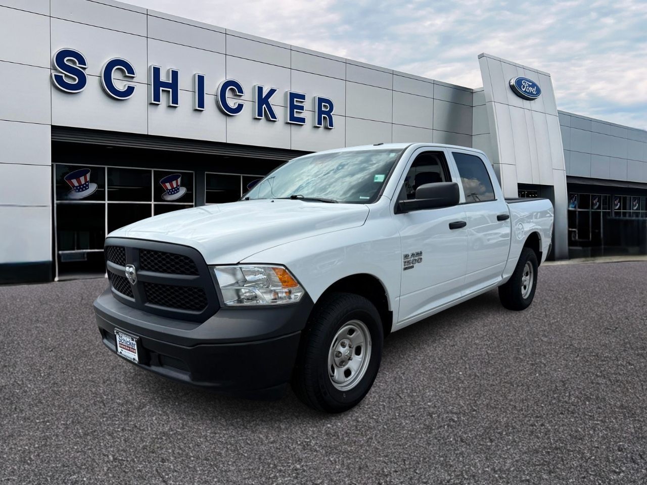 Ram 1500 Classic Vehicle Full-screen Gallery Image 04