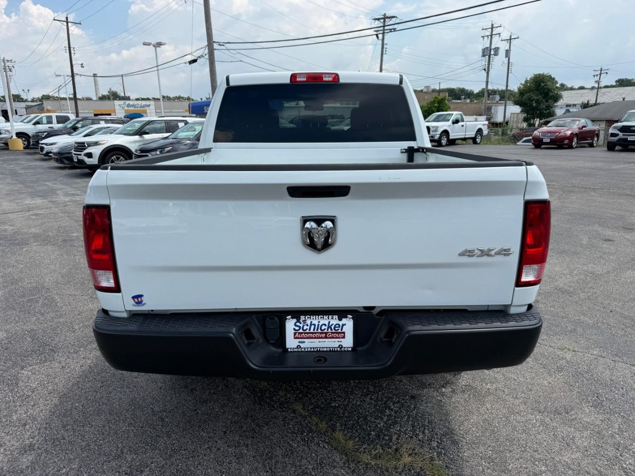 Ram 1500 Classic Vehicle Full-screen Gallery Image 08