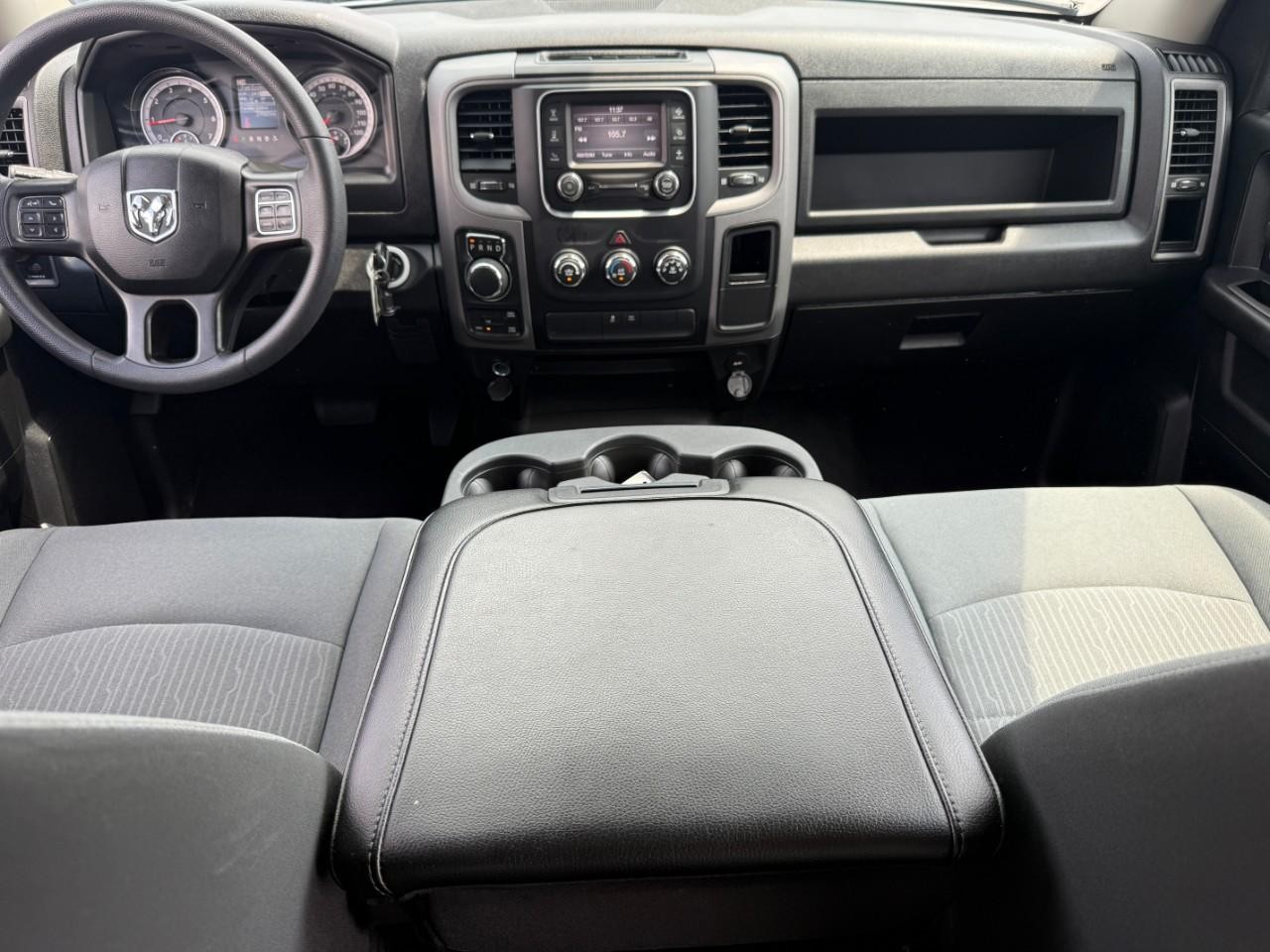 Ram 1500 Classic Vehicle Full-screen Gallery Image 11