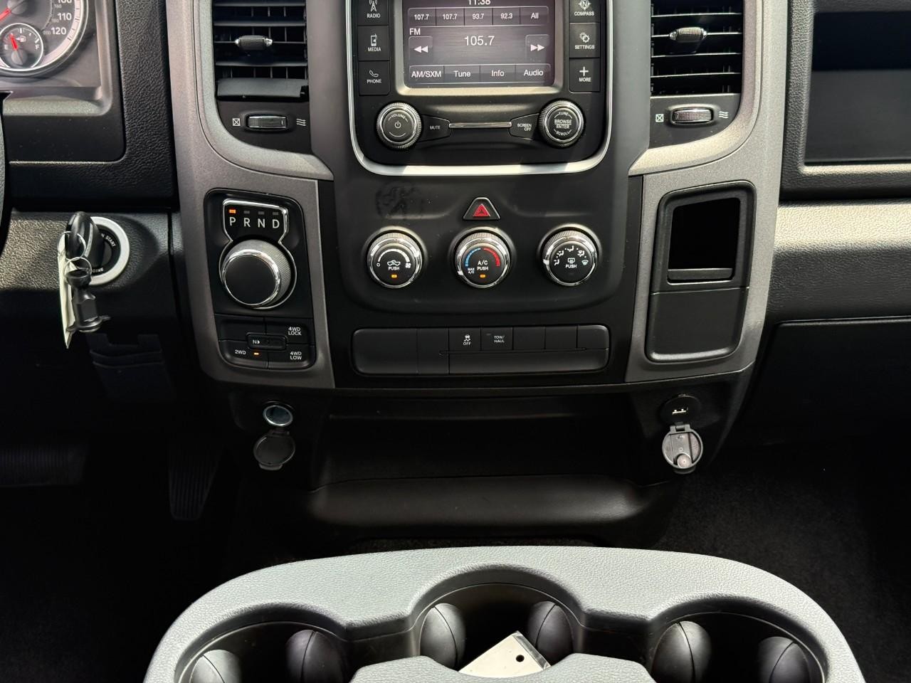 Ram 1500 Classic Vehicle Full-screen Gallery Image 14