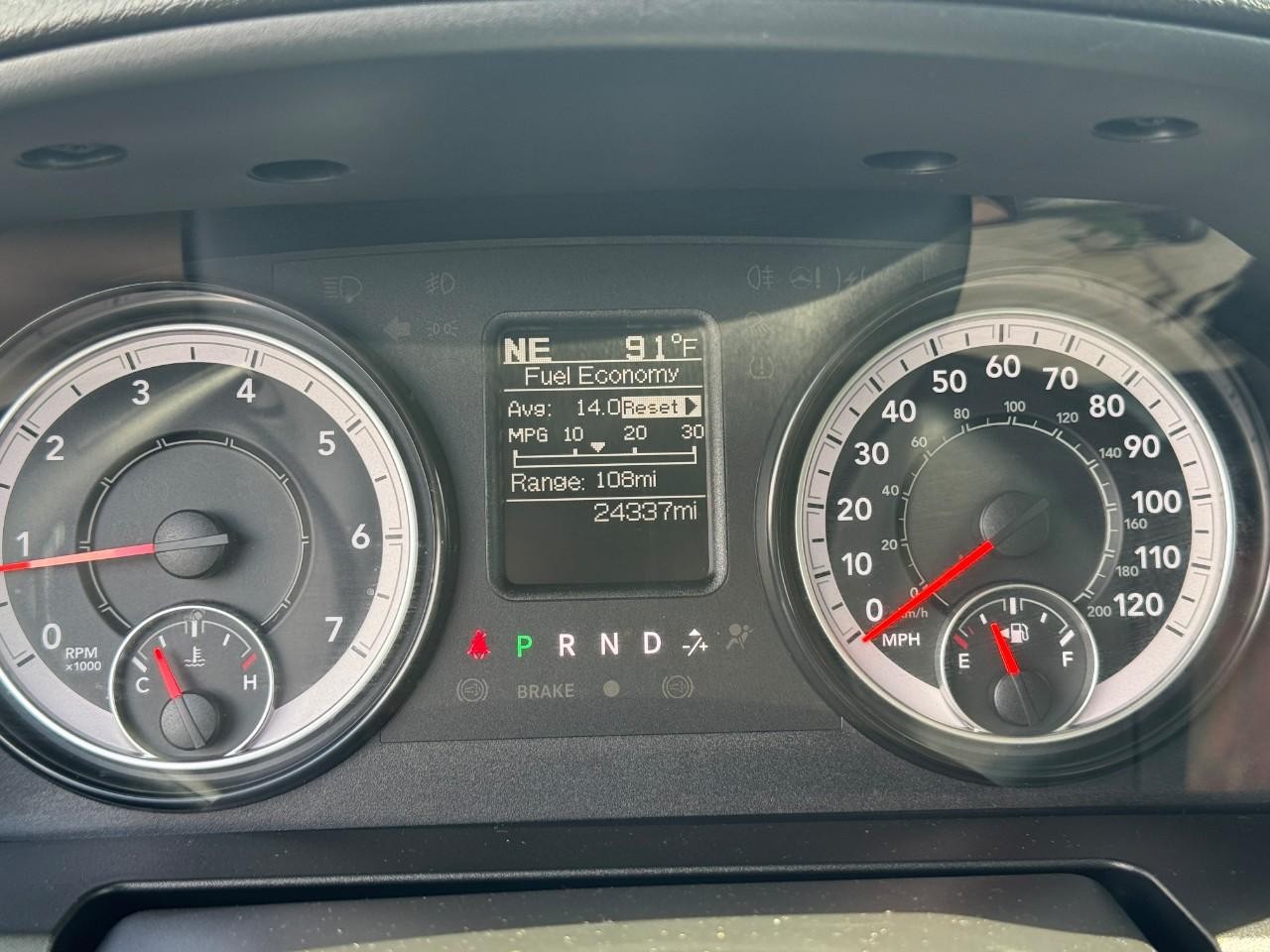 Ram 1500 Classic Vehicle Full-screen Gallery Image 19