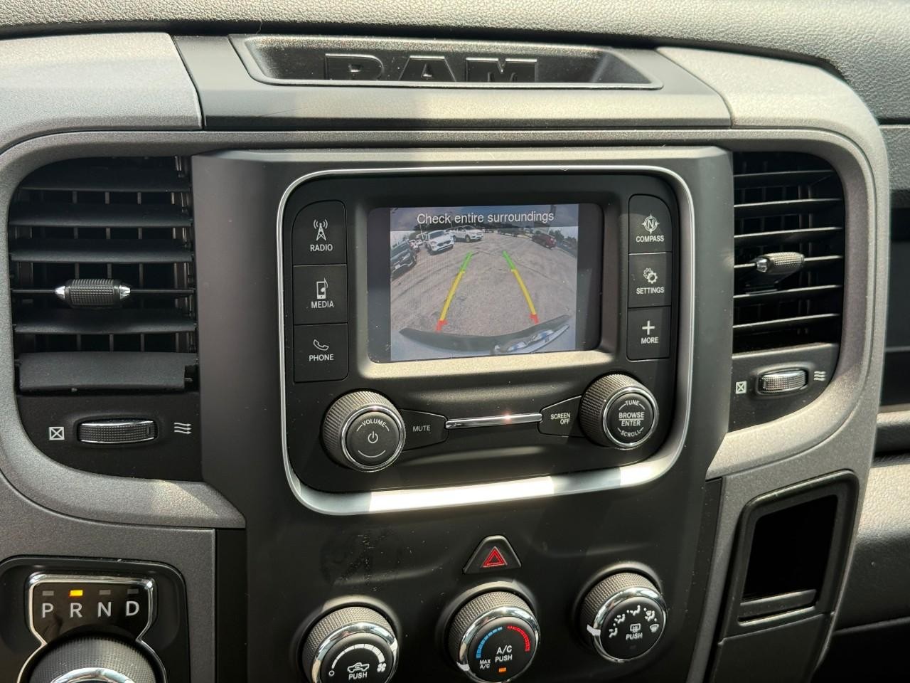Ram 1500 Classic Vehicle Full-screen Gallery Image 21