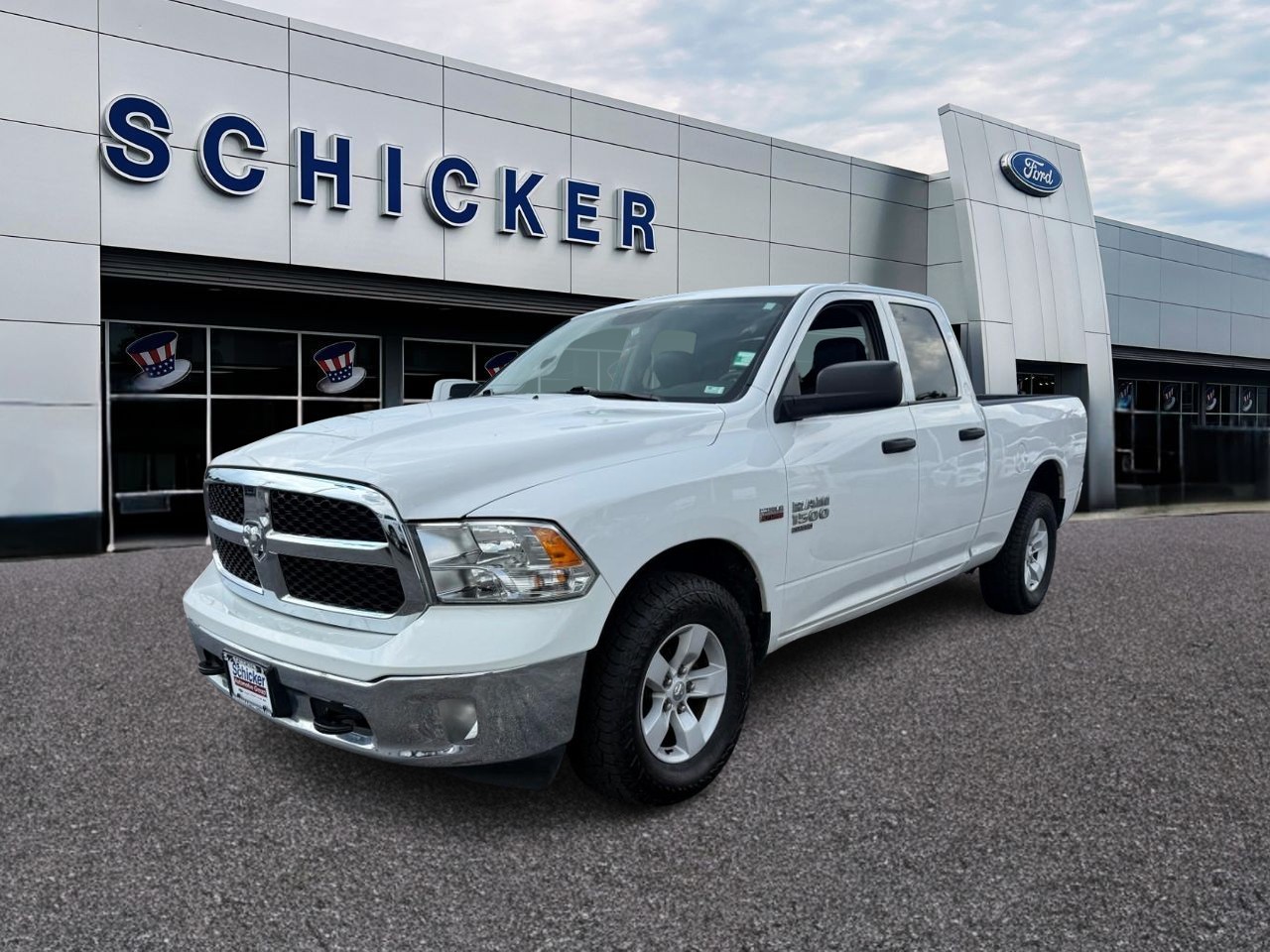 Ram 1500 Classic Vehicle Full-screen Gallery Image 04