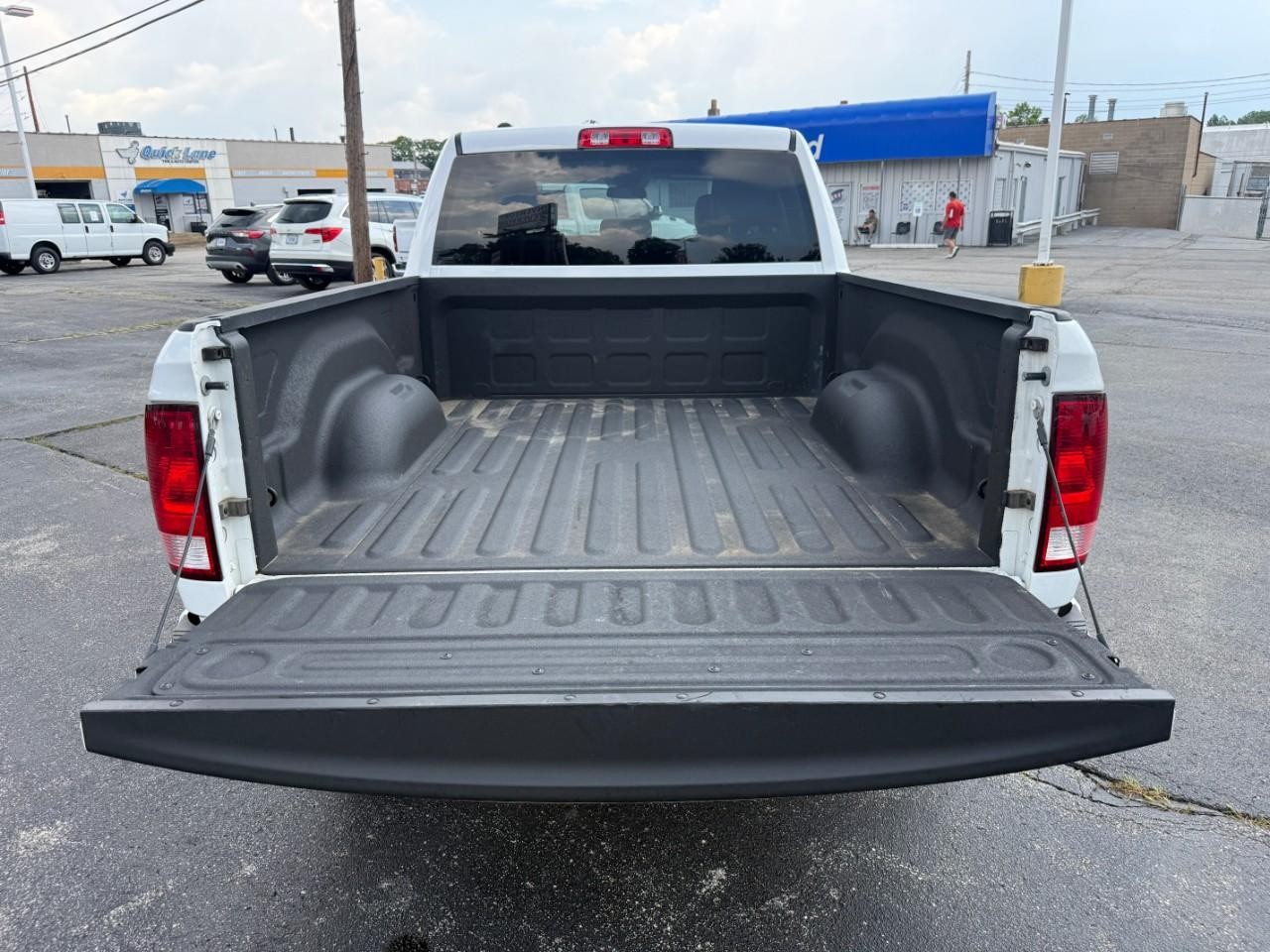 Ram 1500 Classic Vehicle Full-screen Gallery Image 07