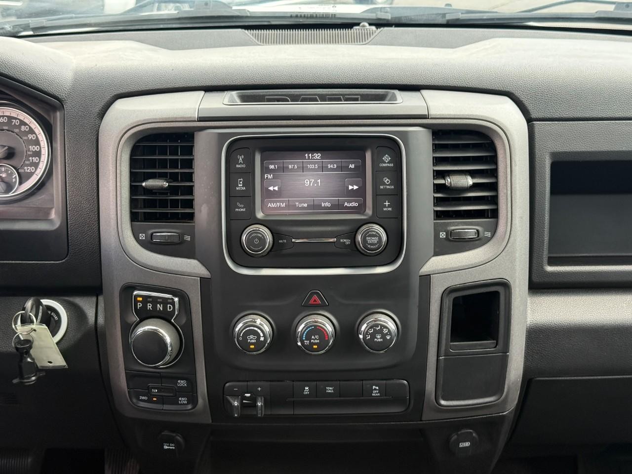 Ram 1500 Classic Vehicle Full-screen Gallery Image 13