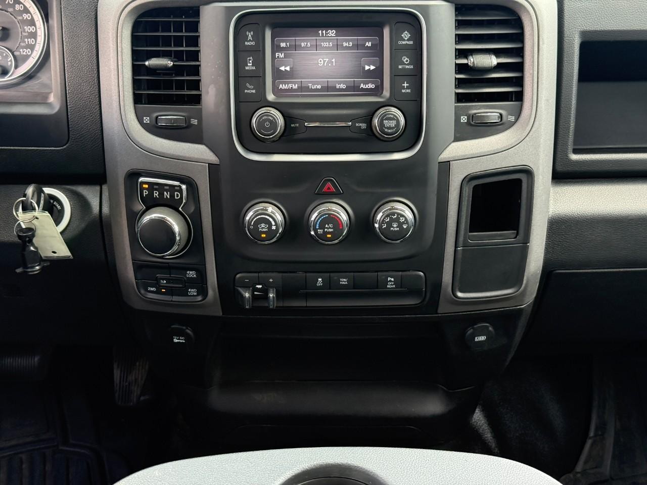 Ram 1500 Classic Vehicle Full-screen Gallery Image 14