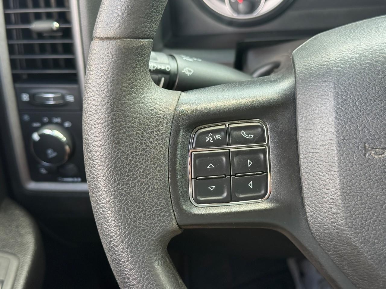Ram 1500 Classic Vehicle Full-screen Gallery Image 18