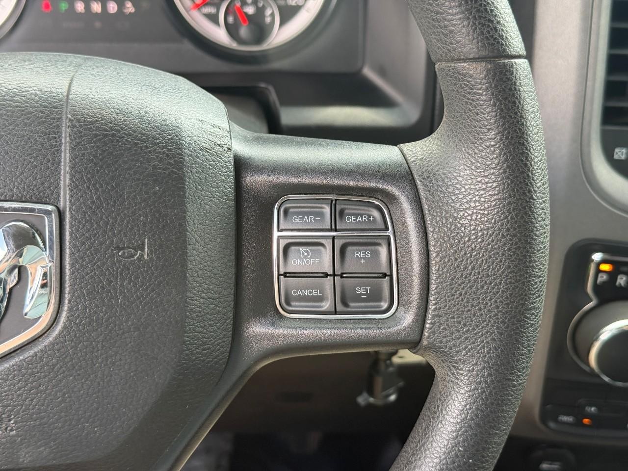 Ram 1500 Classic Vehicle Full-screen Gallery Image 19