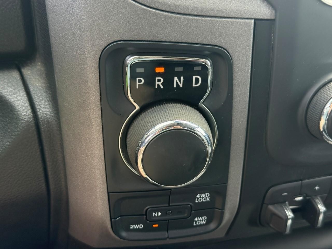 Ram 1500 Classic Vehicle Full-screen Gallery Image 21