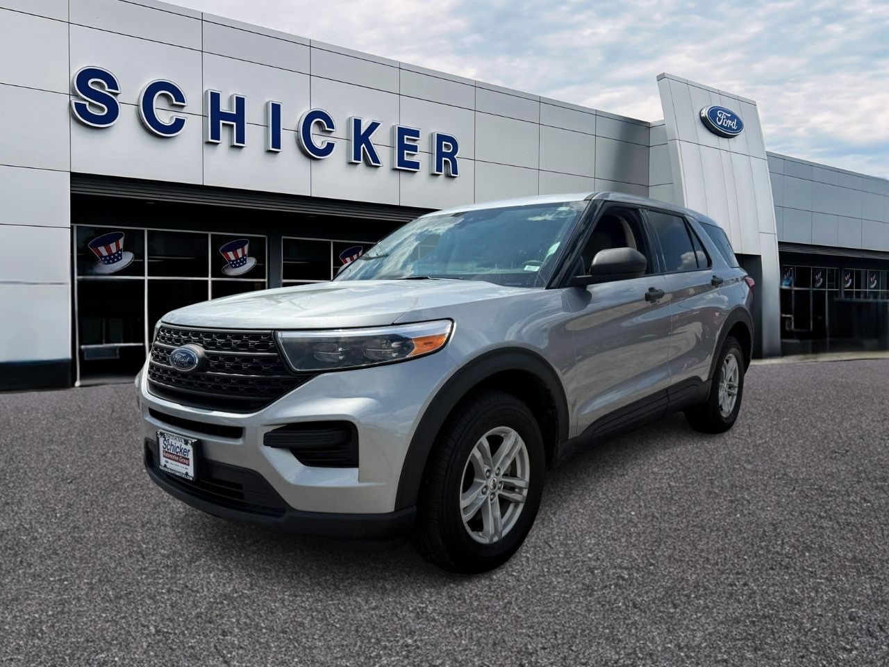 Ford Explorer Vehicle Full-screen Gallery Image 04