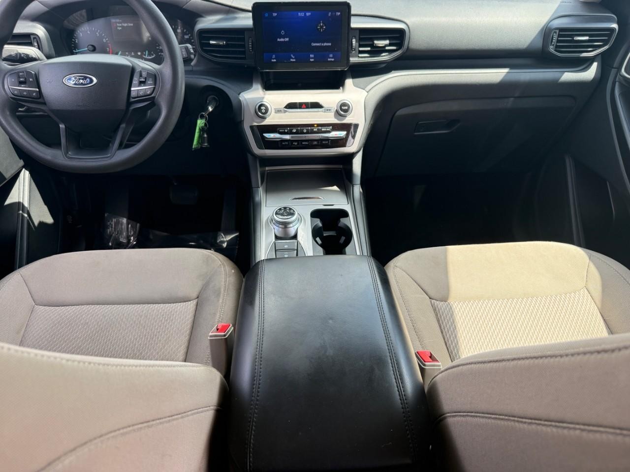 Ford Explorer Vehicle Full-screen Gallery Image 11