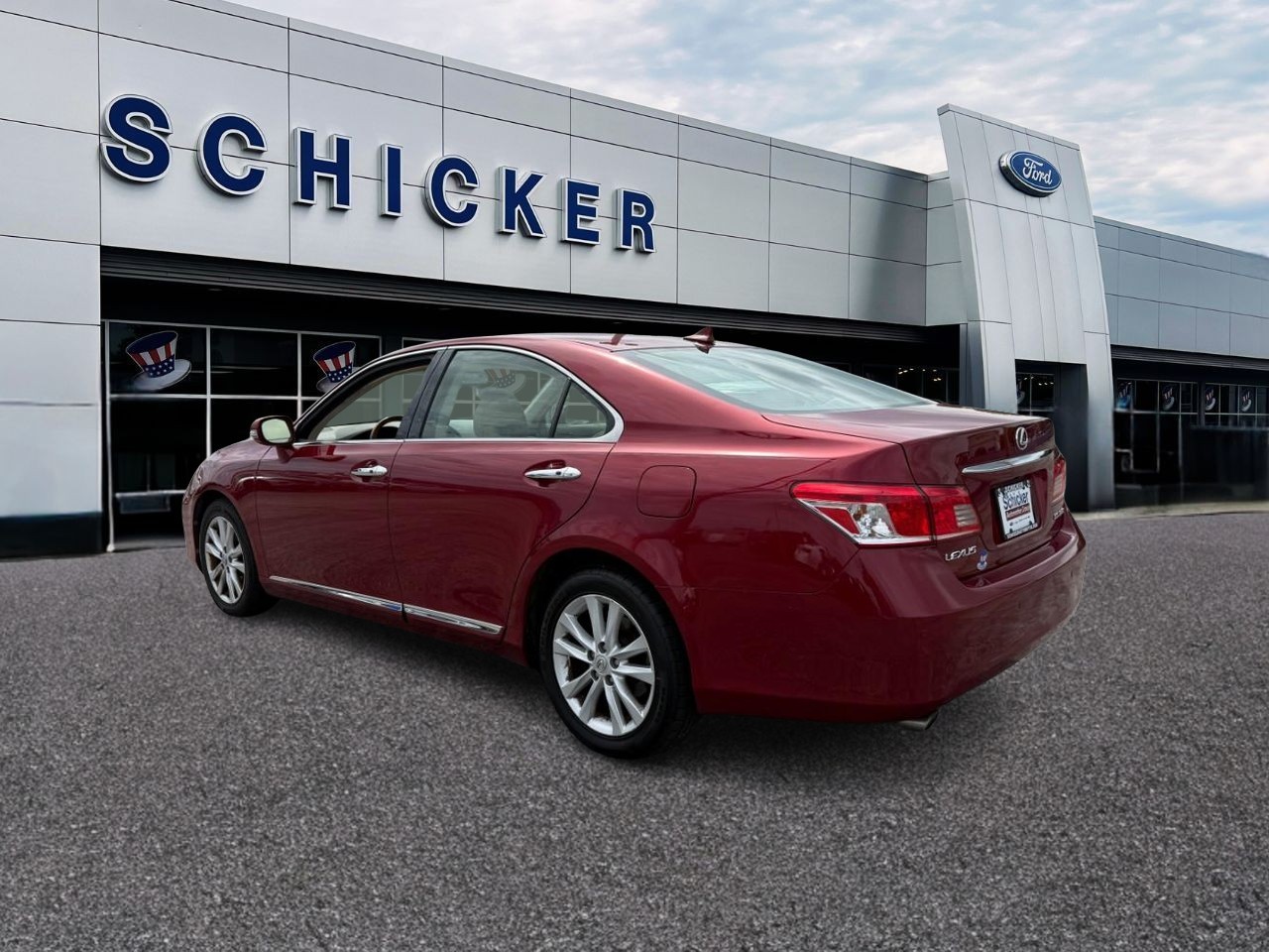 Lexus ES 350 Vehicle Full-screen Gallery Image 03