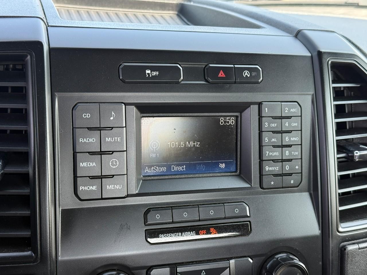 Ford F-150 Vehicle Full-screen Gallery Image 17