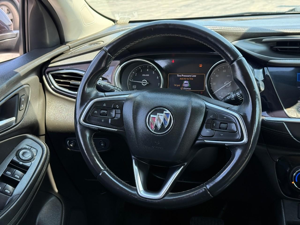 Buick Encore GX Vehicle Full-screen Gallery Image 13