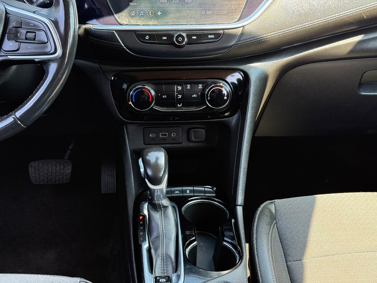 Buick Encore GX Vehicle Full-screen Gallery Image 16