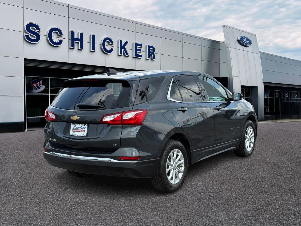 Chevrolet Equinox Vehicle Full-screen Gallery Image 03