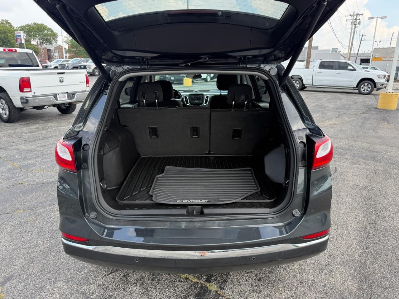 Chevrolet Equinox Vehicle Full-screen Gallery Image 07