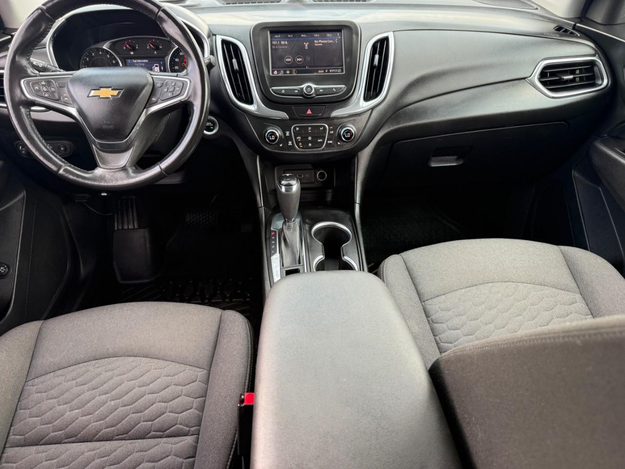 Chevrolet Equinox Vehicle Full-screen Gallery Image 11