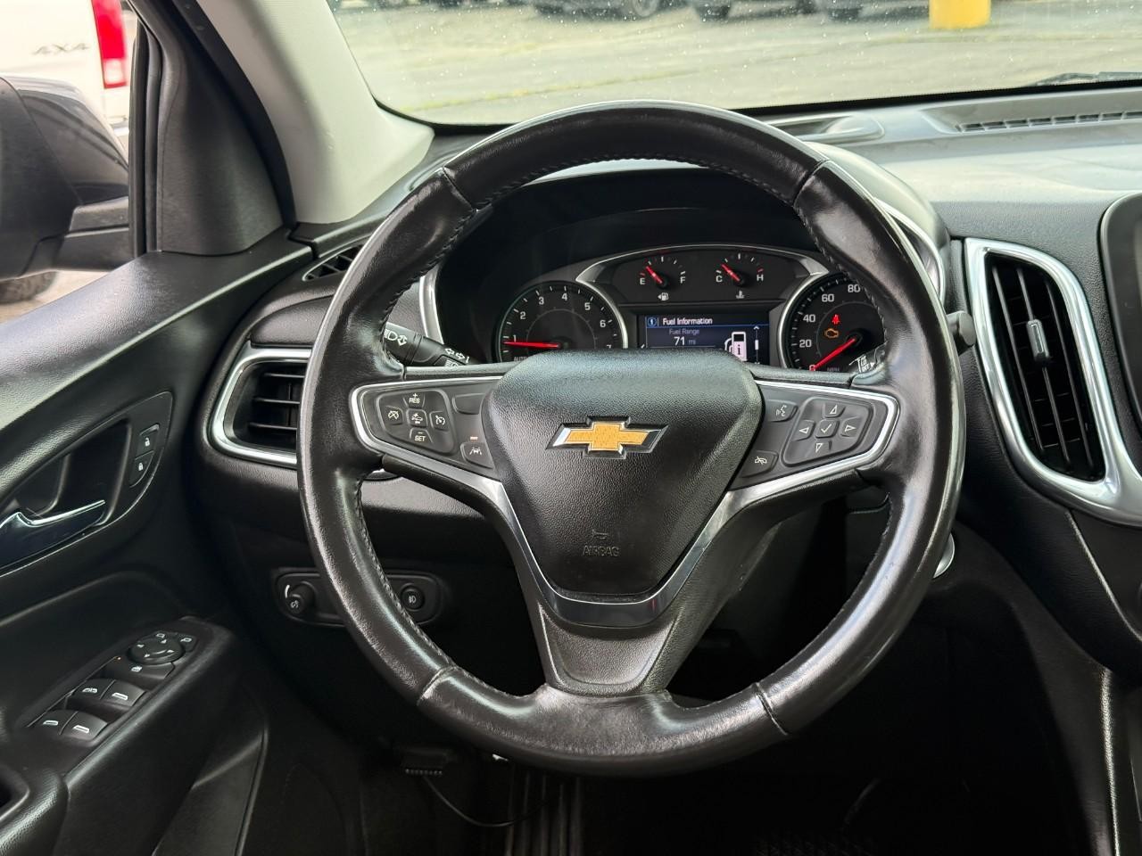 Chevrolet Equinox Vehicle Full-screen Gallery Image 12