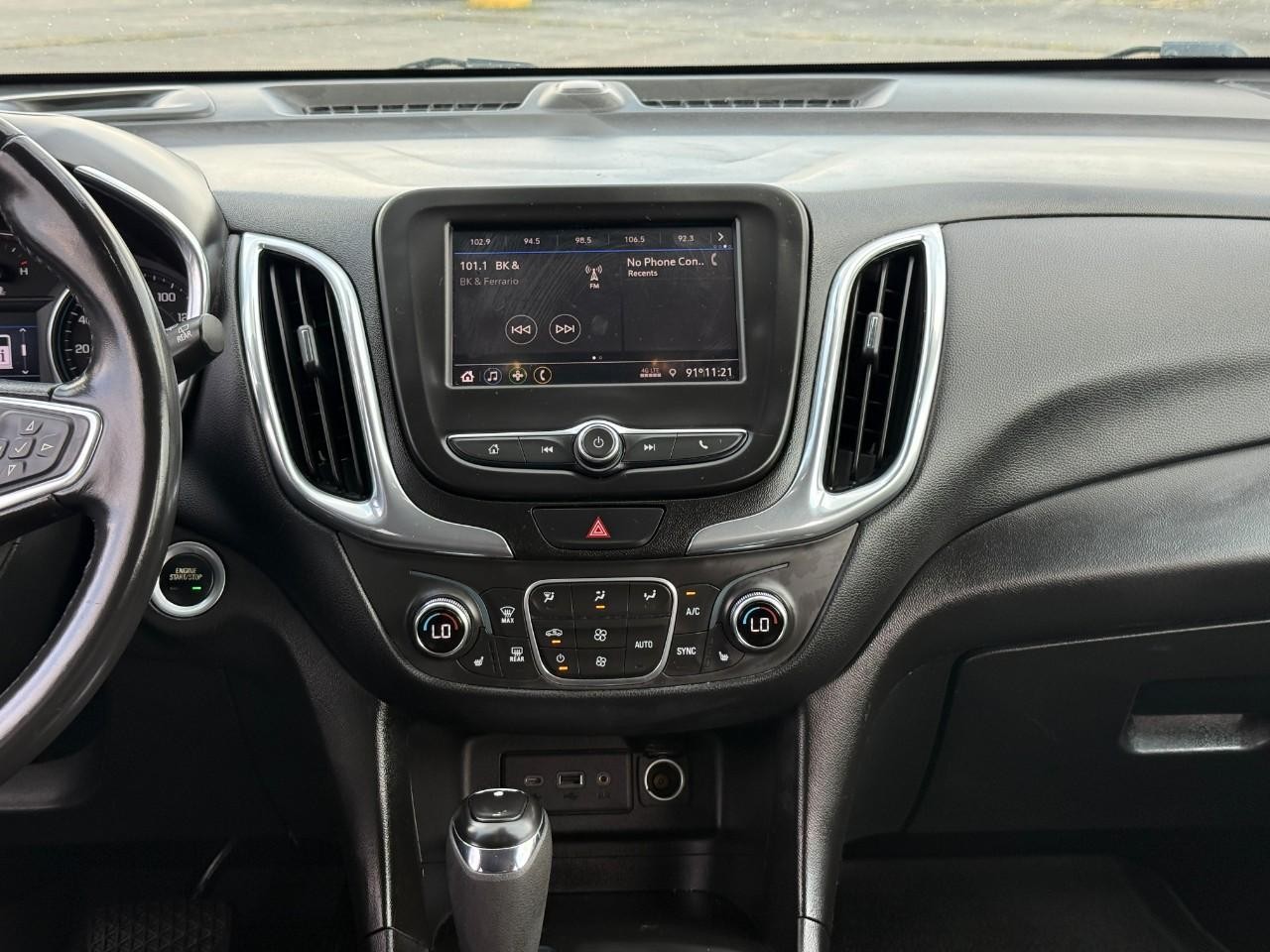 Chevrolet Equinox Vehicle Full-screen Gallery Image 13