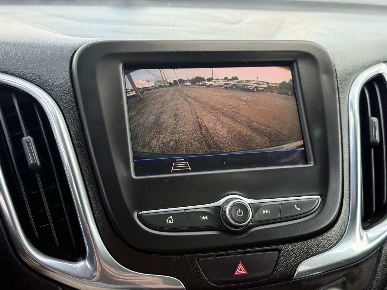 Chevrolet Equinox Vehicle Full-screen Gallery Image 22