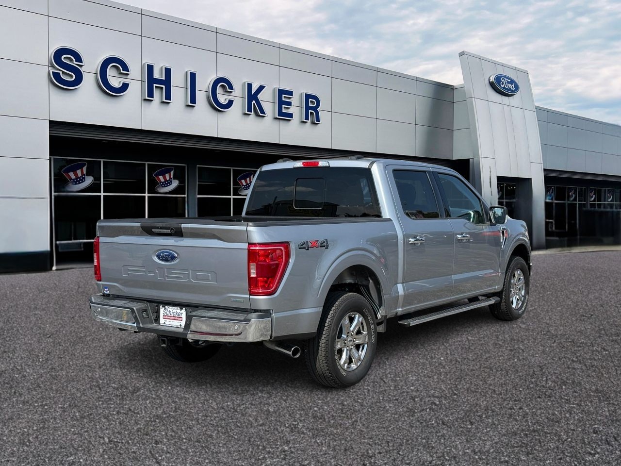 Ford F-150 Vehicle Full-screen Gallery Image 02