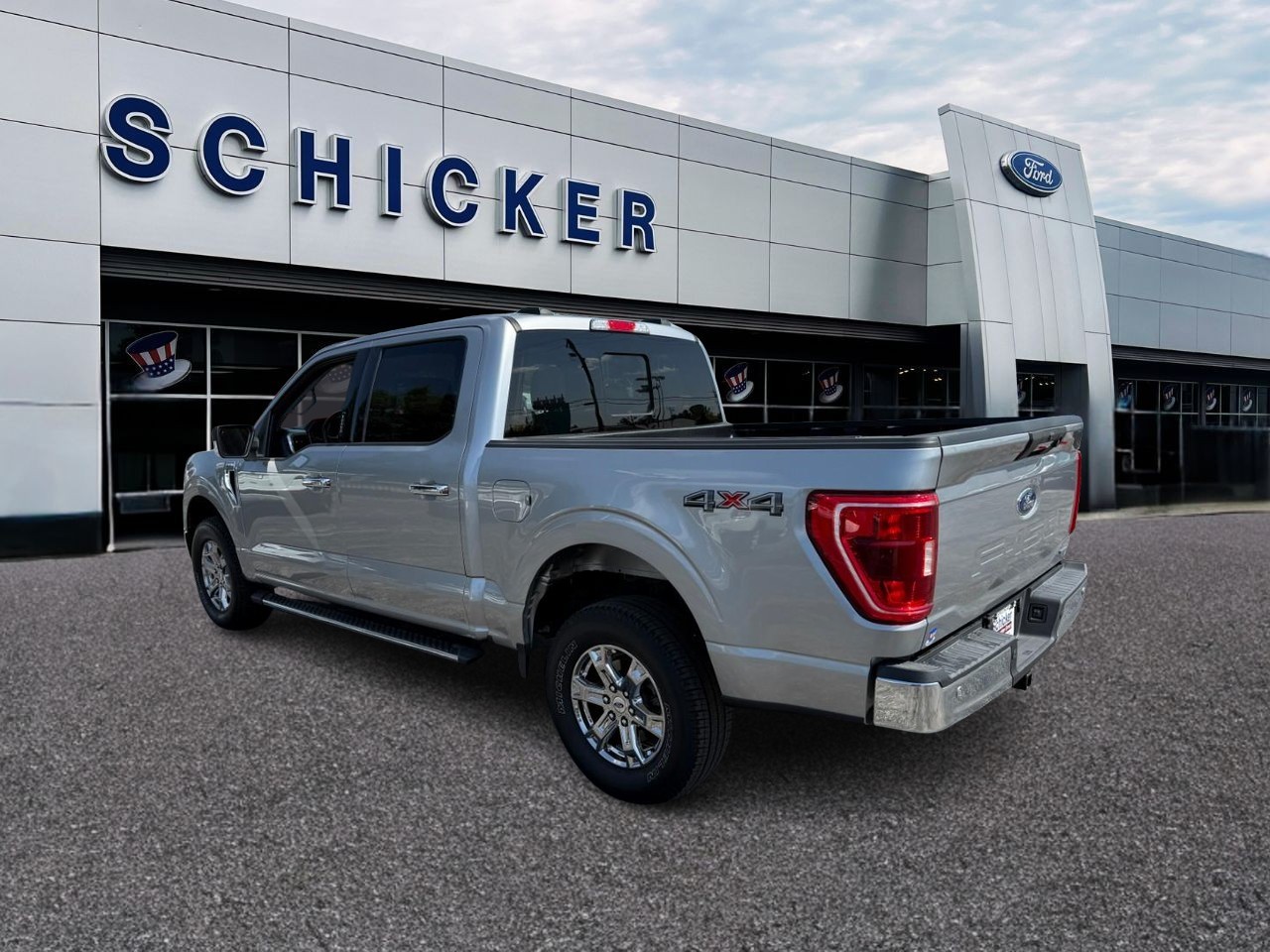 Ford F-150 Vehicle Full-screen Gallery Image 03