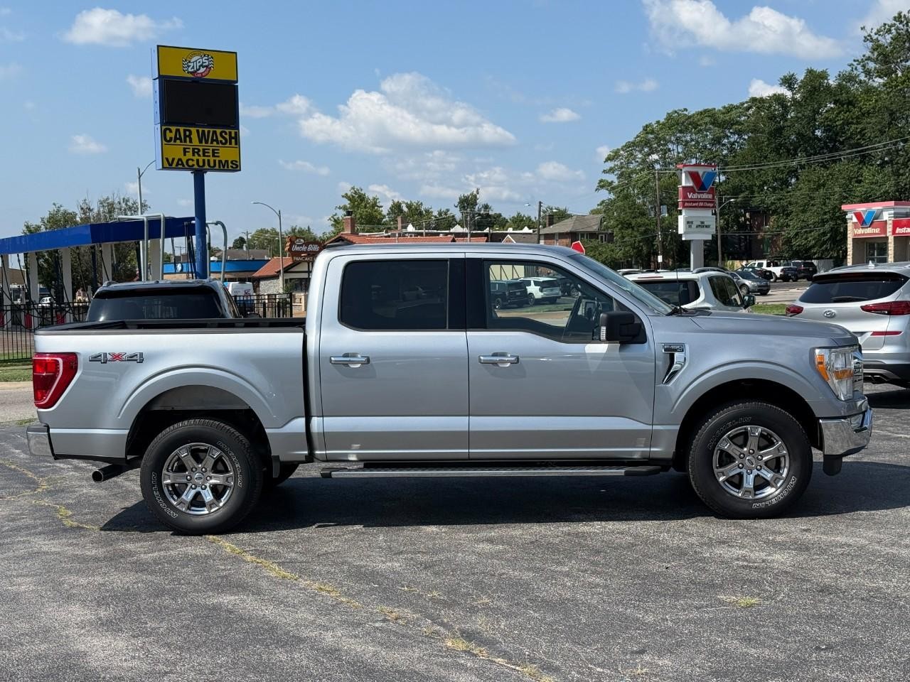 Ford F-150 Vehicle Full-screen Gallery Image 05