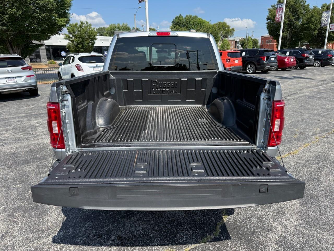 Ford F-150 Vehicle Full-screen Gallery Image 07