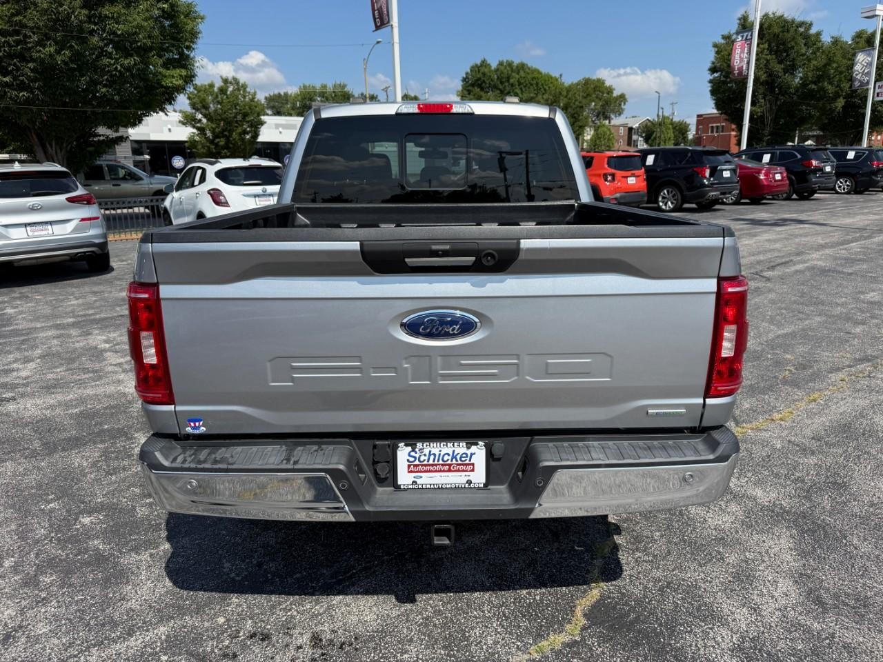 Ford F-150 Vehicle Full-screen Gallery Image 08