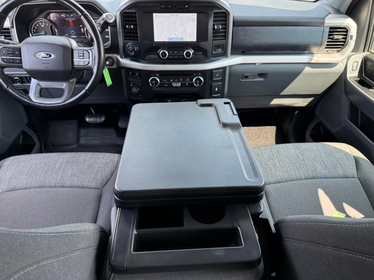 Ford F-150 Vehicle Full-screen Gallery Image 11