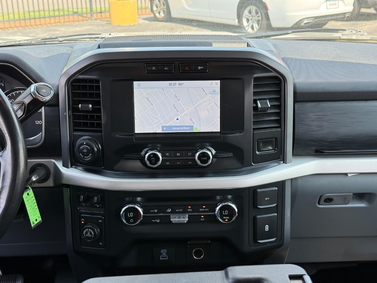 Ford F-150 Vehicle Full-screen Gallery Image 13