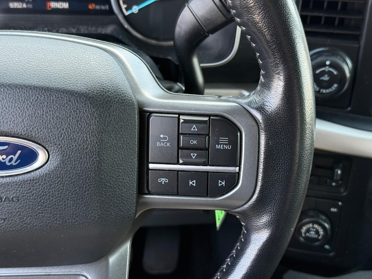 Ford F-150 Vehicle Full-screen Gallery Image 19