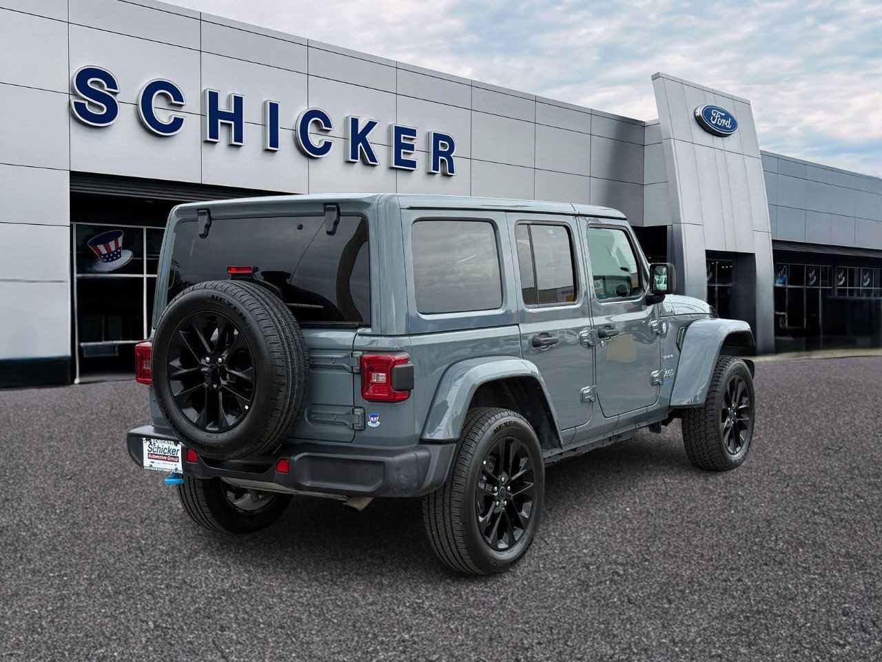 Jeep Wrangler 4xe Vehicle Full-screen Gallery Image 02