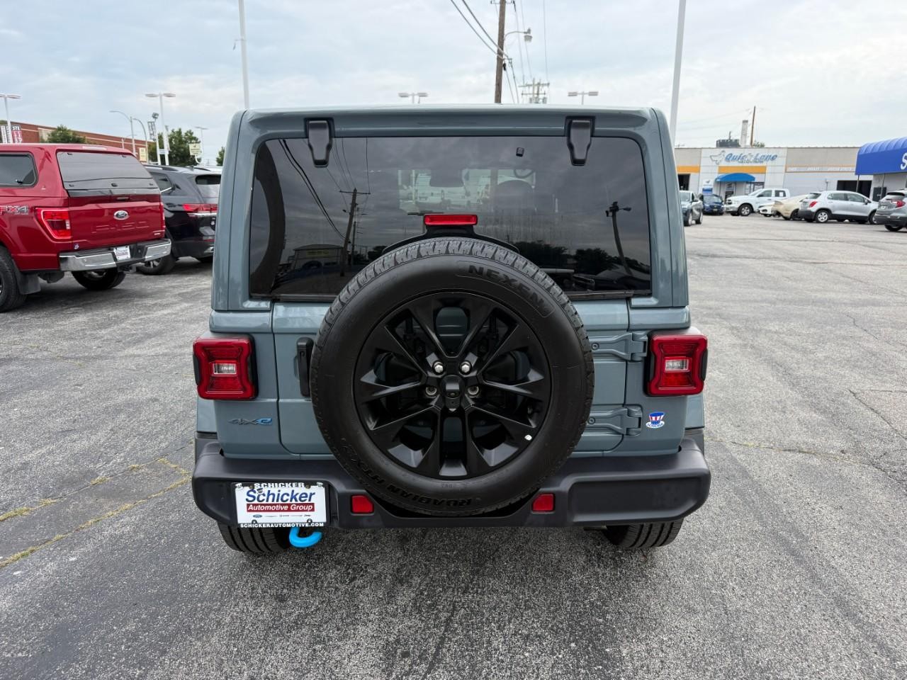 Jeep Wrangler 4xe Vehicle Full-screen Gallery Image 08