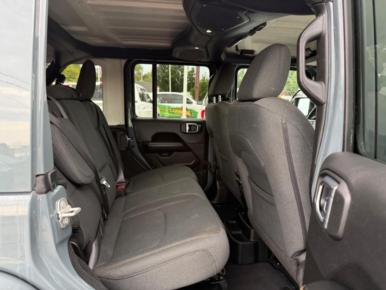 Jeep Wrangler 4xe Vehicle Full-screen Gallery Image 10