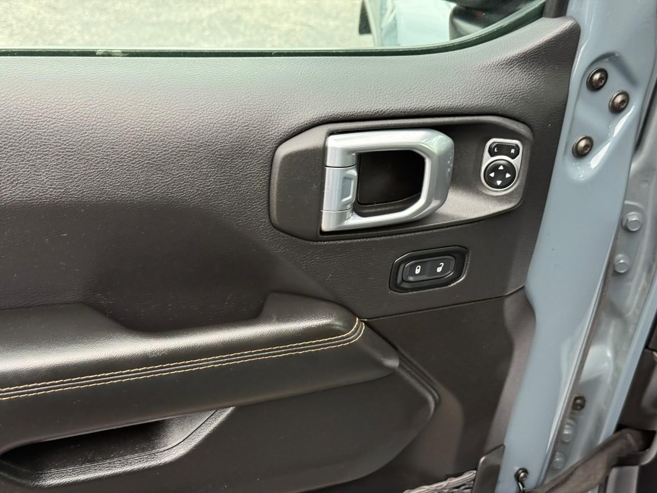 Jeep Wrangler 4xe Vehicle Full-screen Gallery Image 15