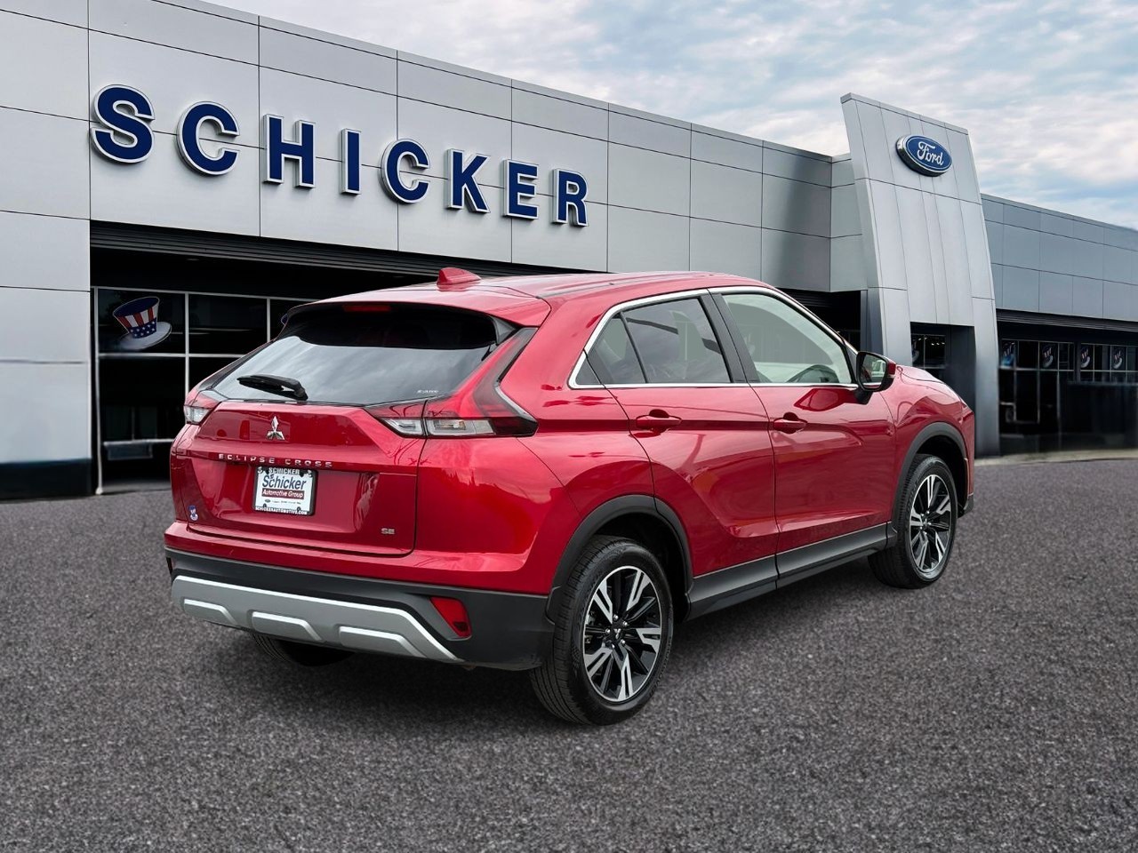 Mitsubishi Eclipse Cross Vehicle Full-screen Gallery Image 02