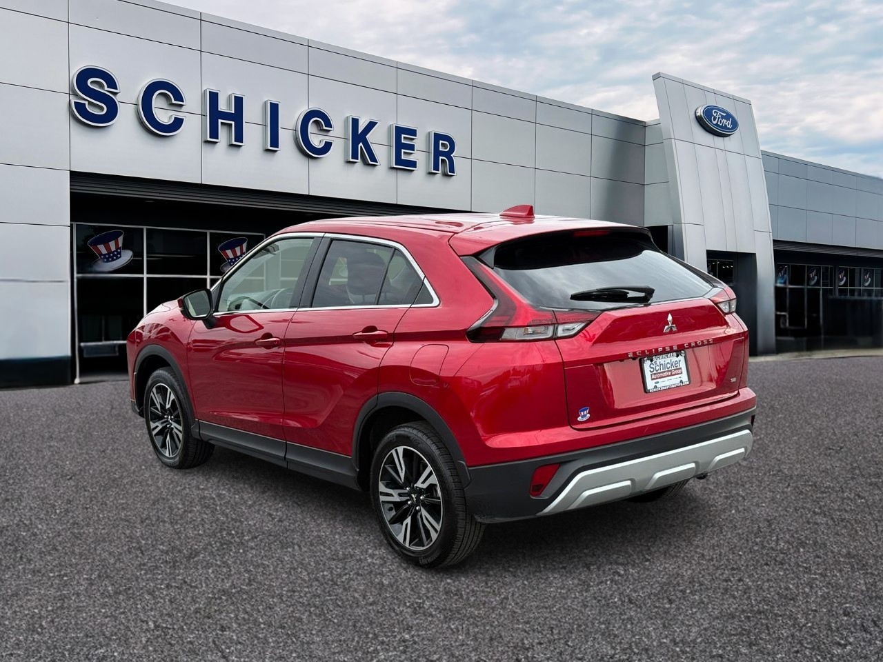 Mitsubishi Eclipse Cross Vehicle Full-screen Gallery Image 03