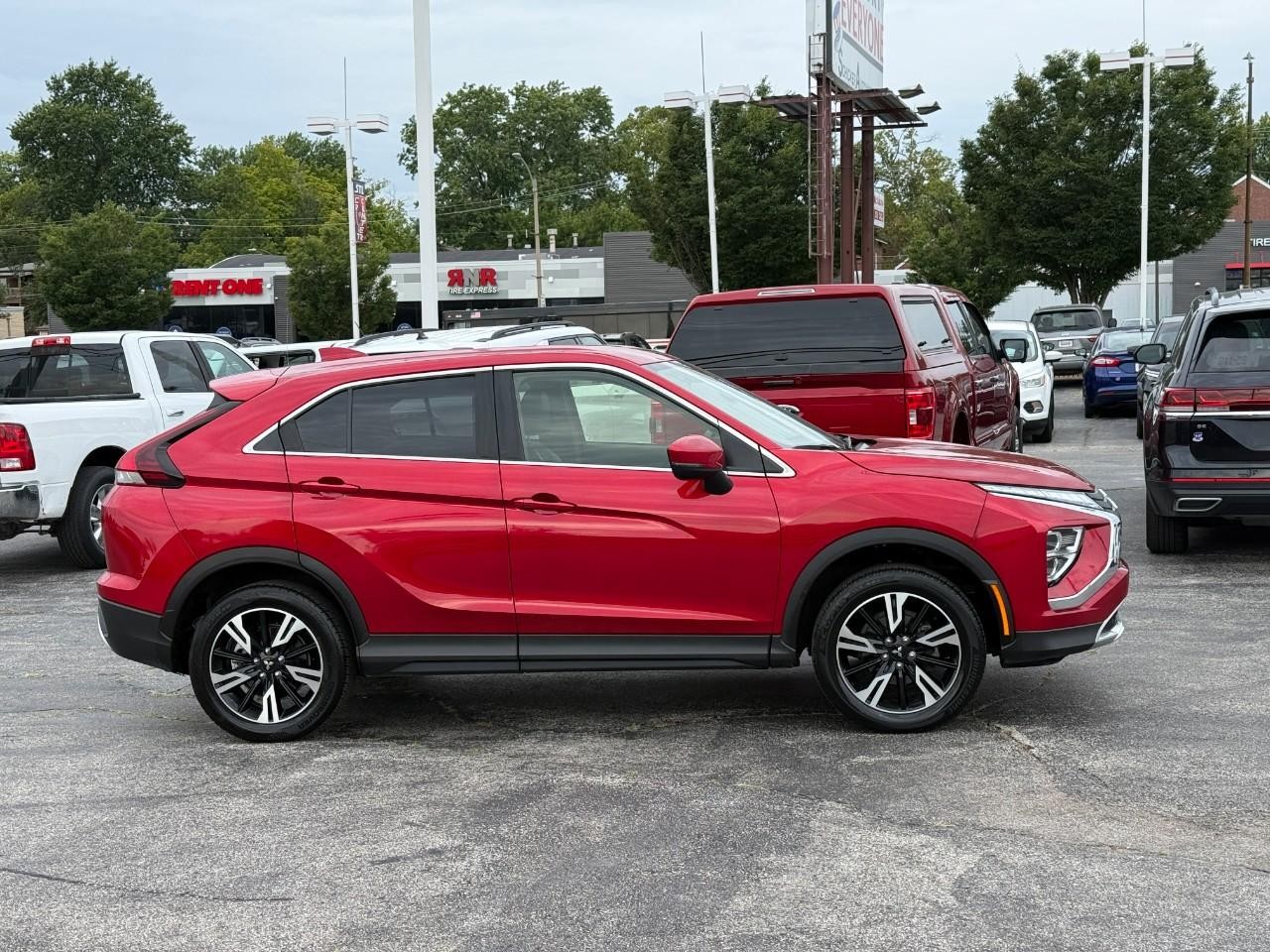 Mitsubishi Eclipse Cross Vehicle Full-screen Gallery Image 05