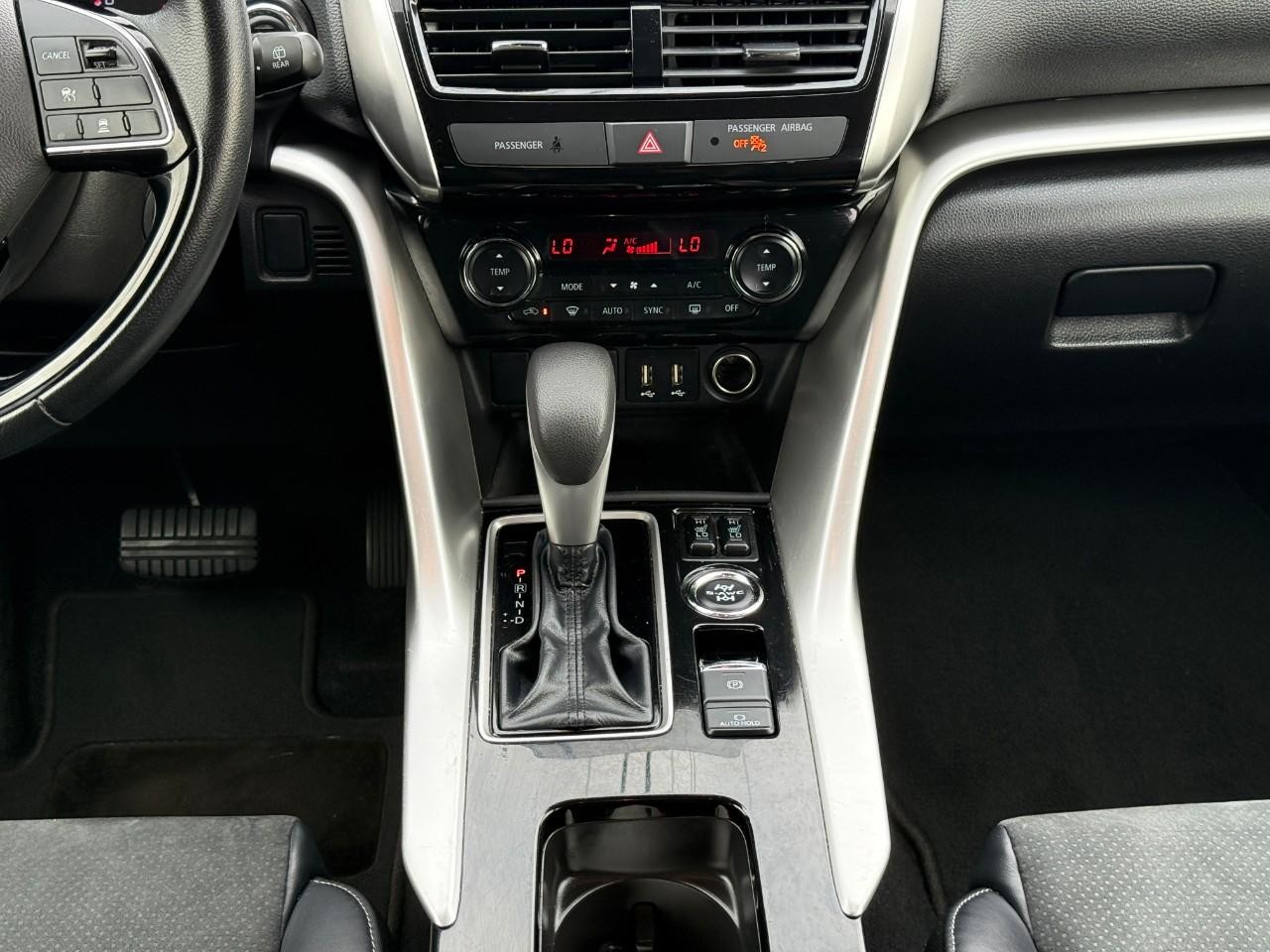 Mitsubishi Eclipse Cross Vehicle Full-screen Gallery Image 16