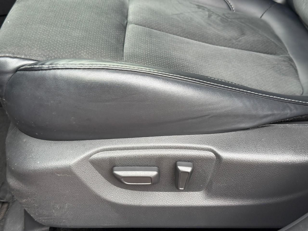 Mitsubishi Eclipse Cross Vehicle Full-screen Gallery Image 20